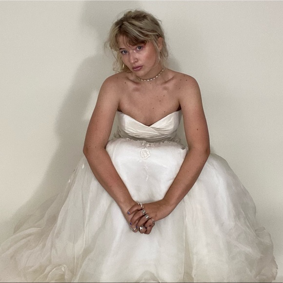 Watters Brides strapless wedding dress with train - Picture 2 of 16